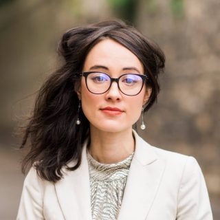 Dr Charis Jo